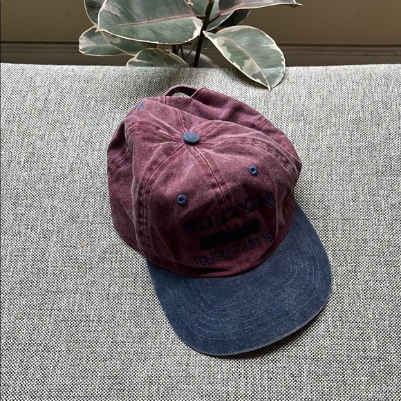 Newhattan Boston Baseball Cap with adjustable strap - Picture 3 of 17